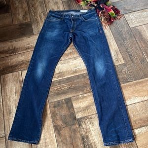 IMOGENE and WILLIE, Hazel, size 29 x long, heavy distressed denim, button fly.